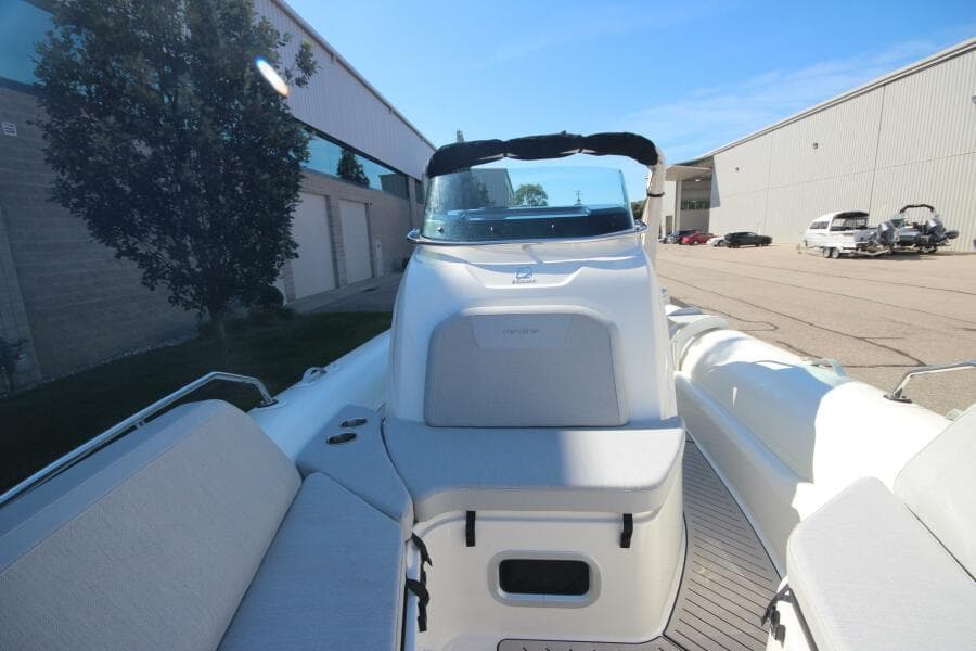 2024 Zodiac Medline 9 NEO & Custom Trailer