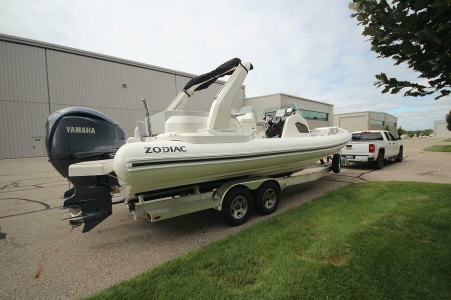 2024 Zodiac Medline 9 NEO & Custom Trailer