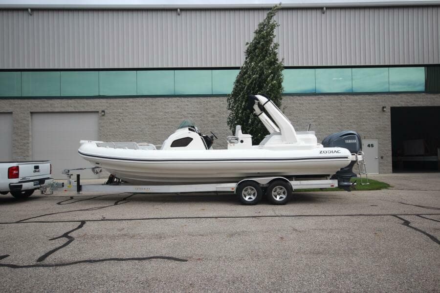 2024 Zodiac Medline 9 NEO & Custom Trailer