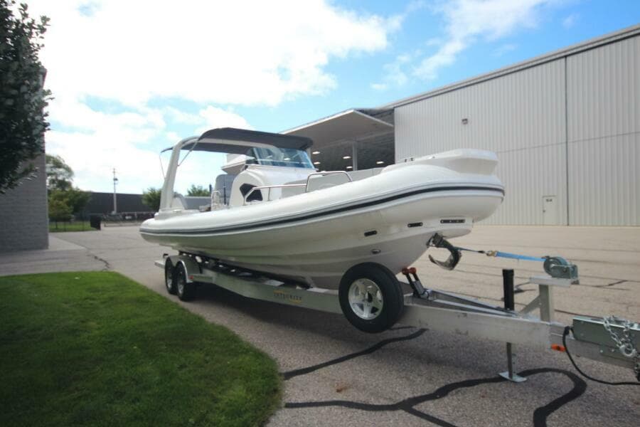 2024 Zodiac Medline 9 NEO & Custom Trailer