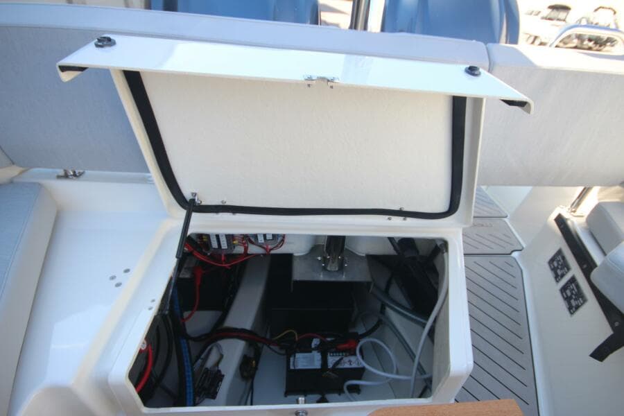 2024 Zodiac Medline 9 NEO & Custom Trailer