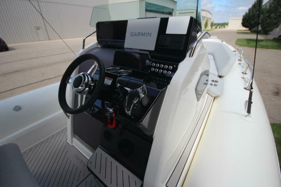 2024 Zodiac Medline 9 NEO & Custom Trailer