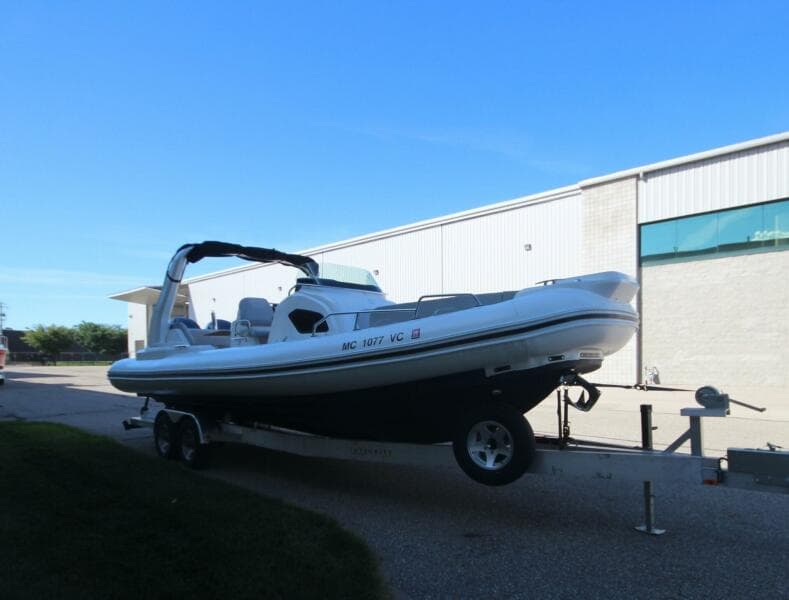 2024 Zodiac Medline 9 NEO & Custom Trailer