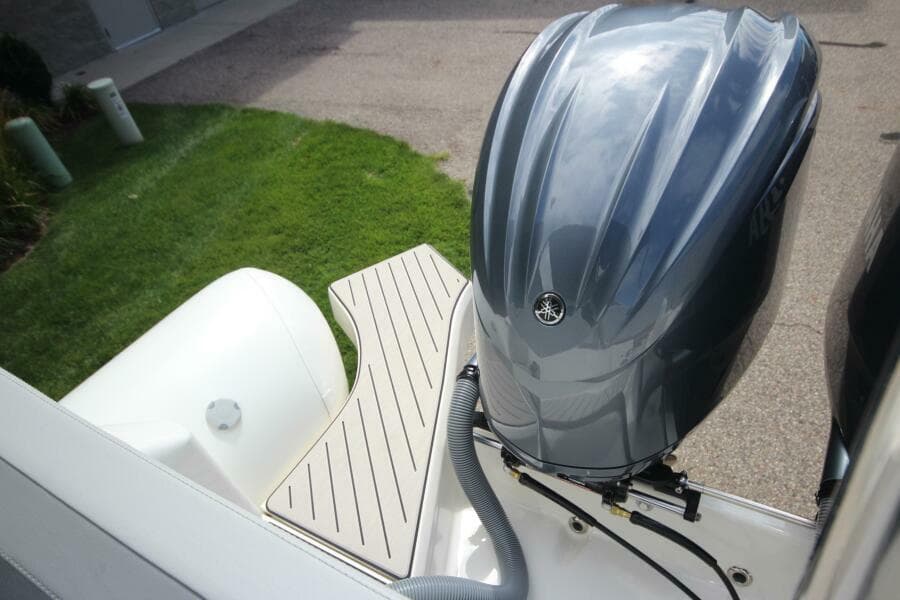 2024 Zodiac Medline 9 NEO & Custom Trailer