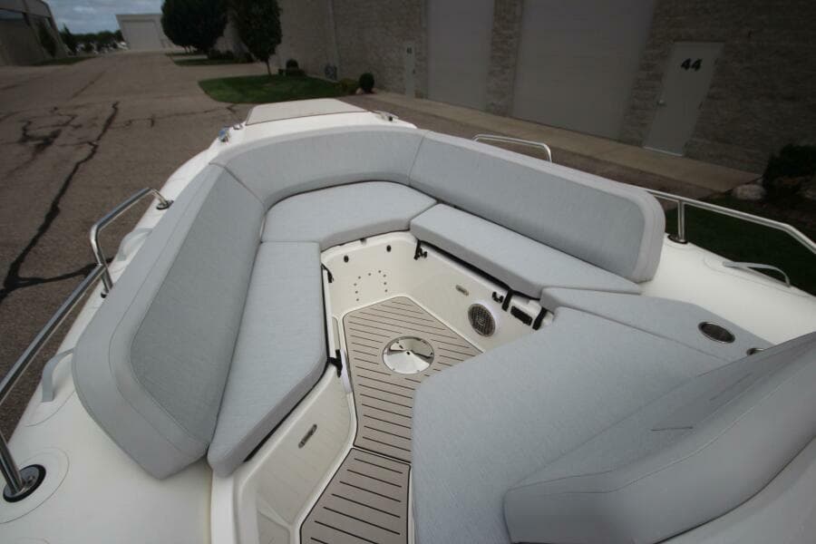 2024 Zodiac Medline 9 NEO & Custom Trailer