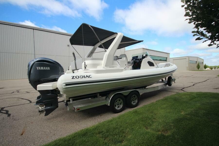 2024 Zodiac Medline 9 NEO & Custom Trailer