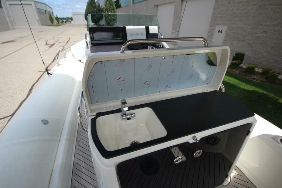 2024 Zodiac Medline 9 NEO & Custom Trailer