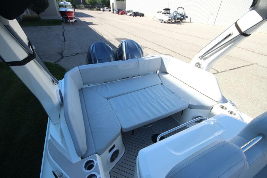 2024 Zodiac Medline 9 NEO & Custom Trailer