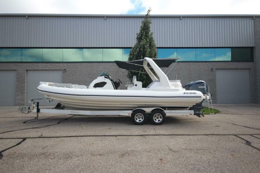2024 Zodiac Medline 9 NEO & Custom Trailer
