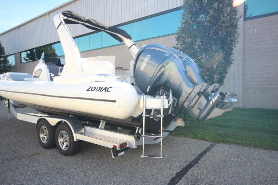 2024 Zodiac Medline 9 NEO & Custom Trailer