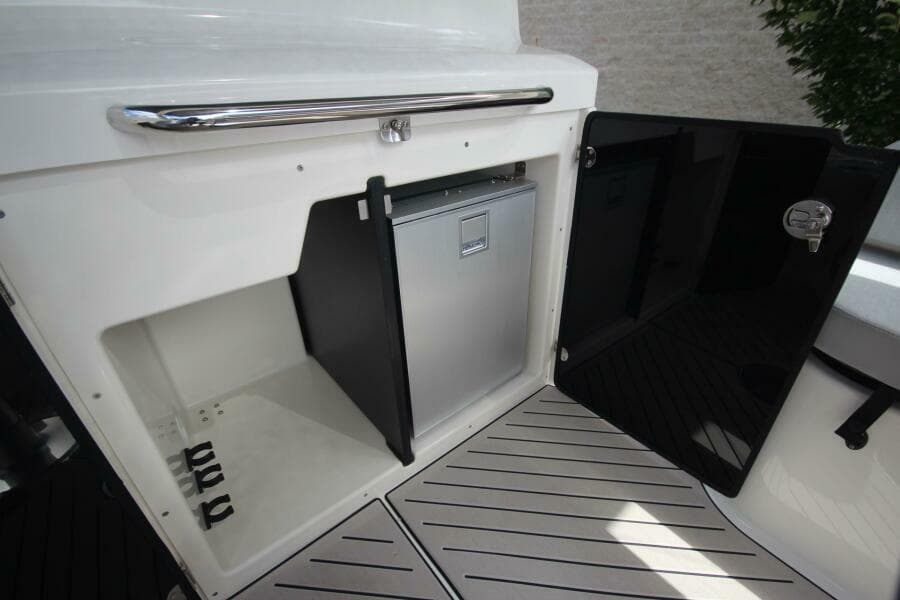 2024 Zodiac Medline 9 NEO & Custom Trailer