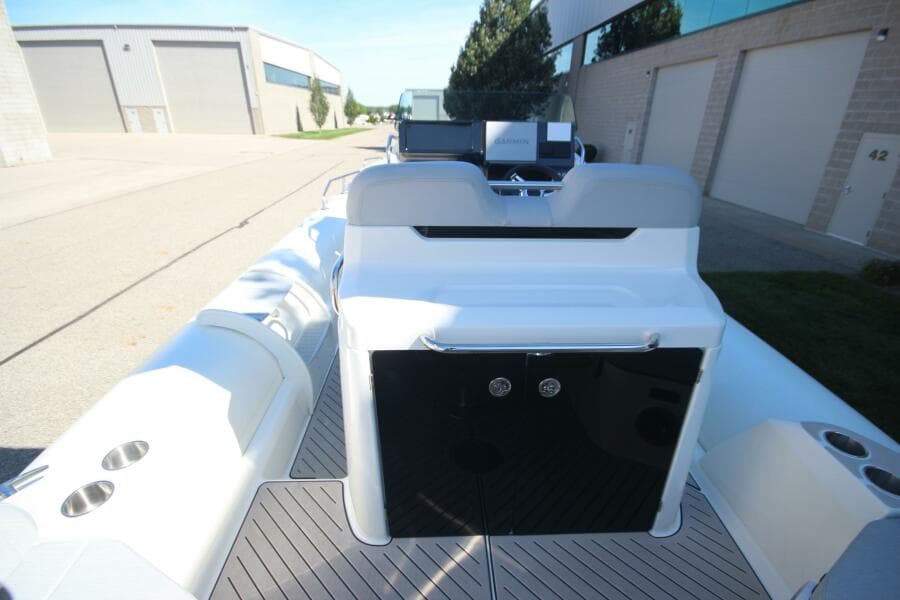 2024 Zodiac Medline 9 NEO & Custom Trailer