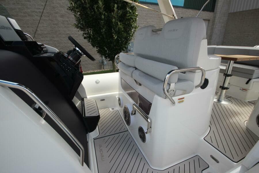2024 Zodiac Medline 9 NEO & Custom Trailer