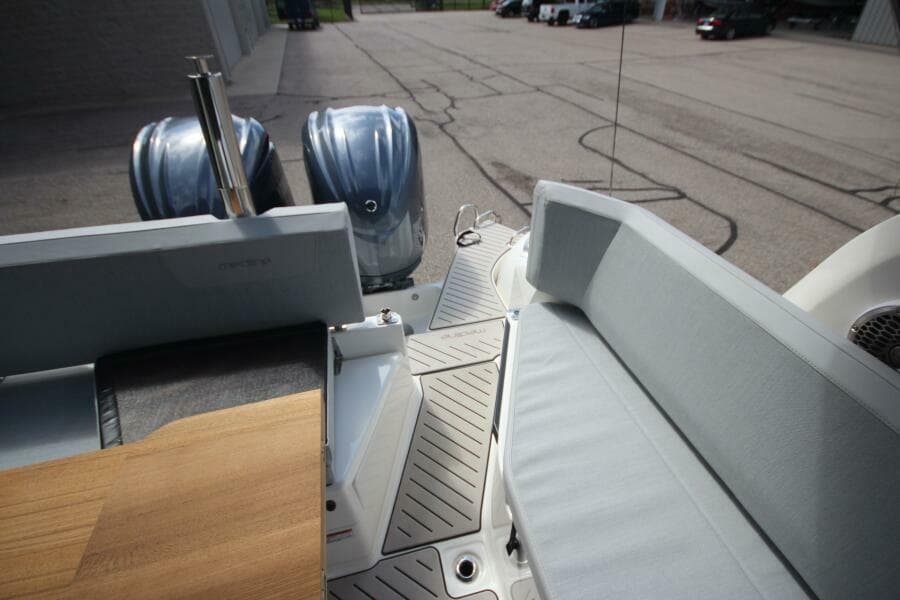 2024 Zodiac Medline 9 NEO & Custom Trailer