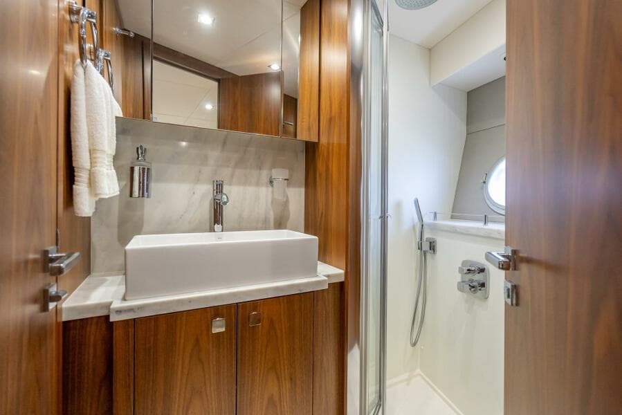 2018 Sunseeker Predator 57