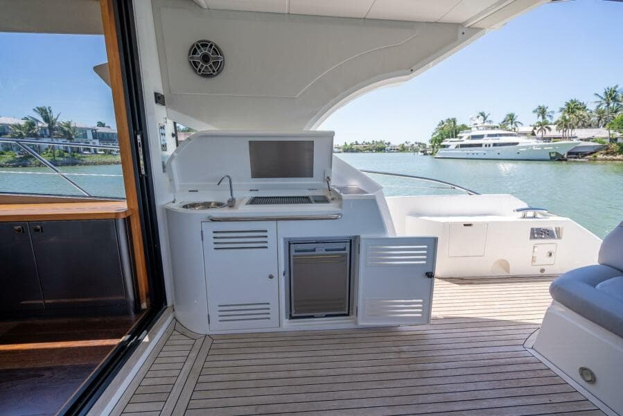 2018 Sunseeker Predator 57