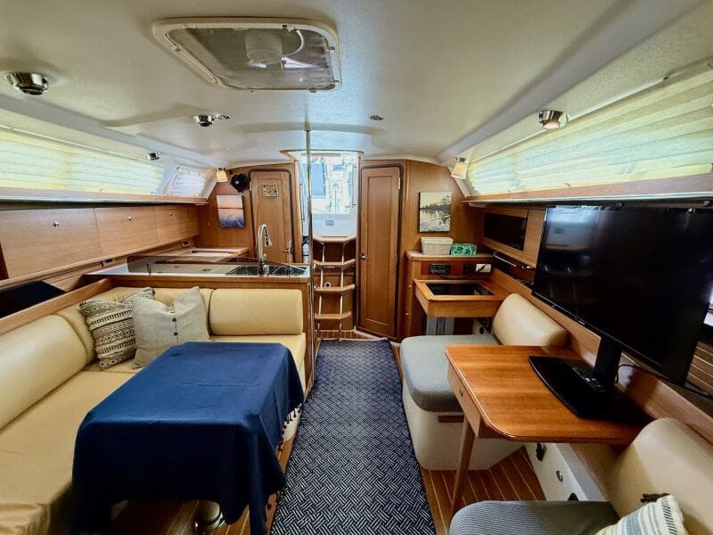 2011 Catalina 355