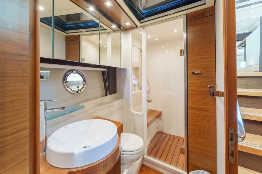 2017 Tiara Yachts C53 Coupe