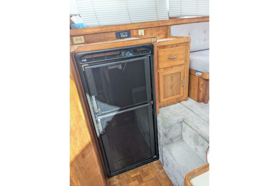 1988 Cape Dory 36 Flybridge Sedan Fast Trawler