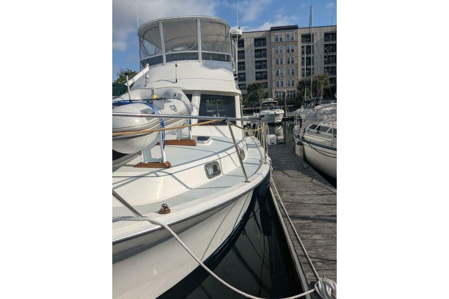 1988 Cape Dory 36 Flybridge Sedan Fast Trawler