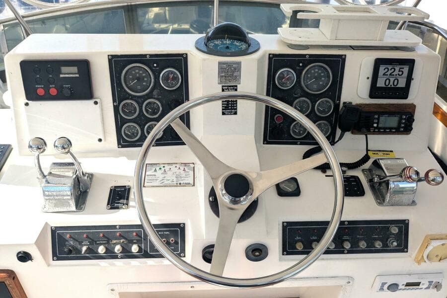 1988 Cape Dory 36 Flybridge Sedan Fast Trawler