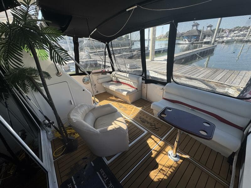 1998 Sea Ray 550 Sedan Bridge
