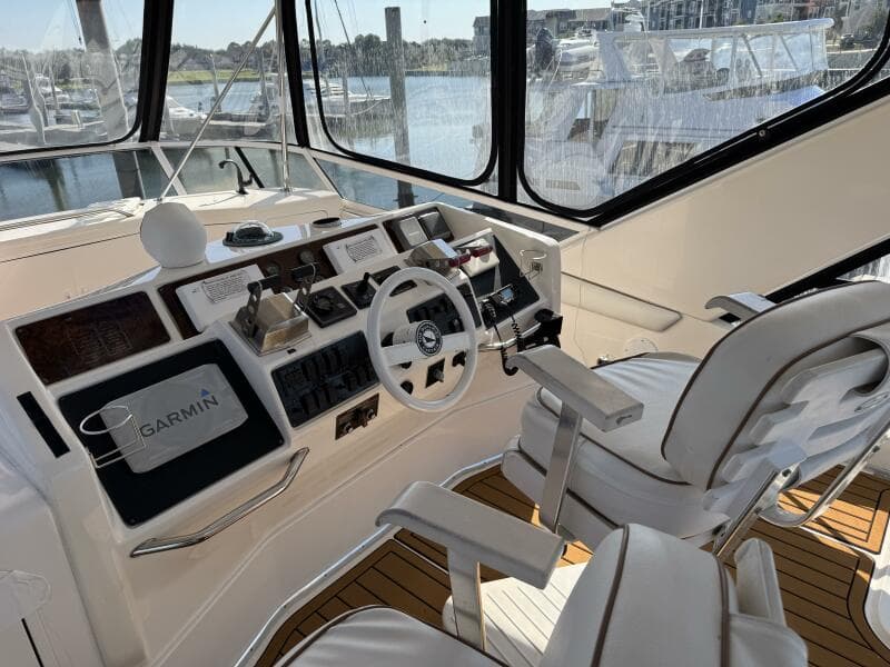 1998 Sea Ray 550 Sedan Bridge