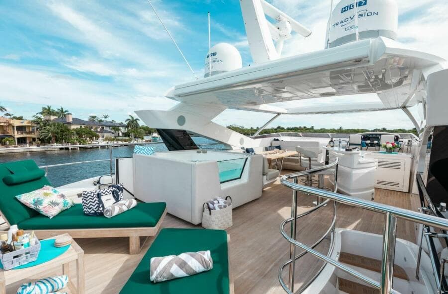2018 Sunseeker 95 yacht