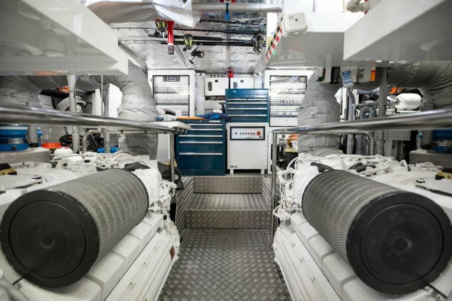 2018 Sunseeker 95 yacht
