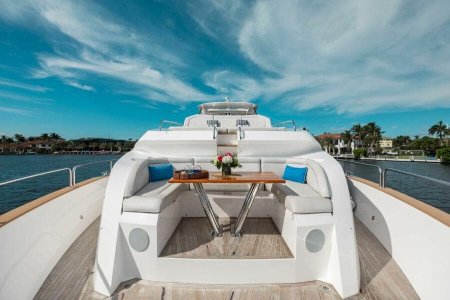 2018 Sunseeker 95 yacht