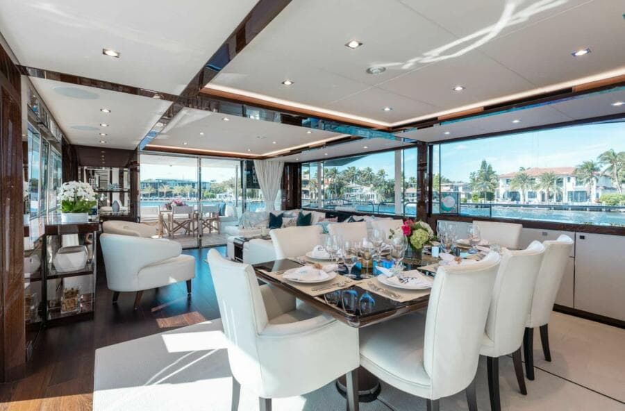 2018 Sunseeker 95 yacht