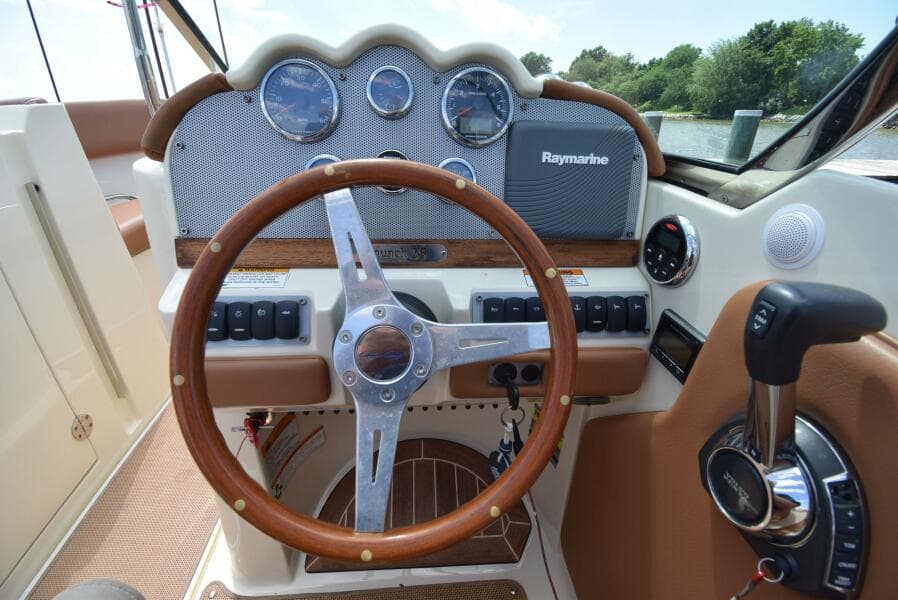 2014 Chris-Craft 25 Launch