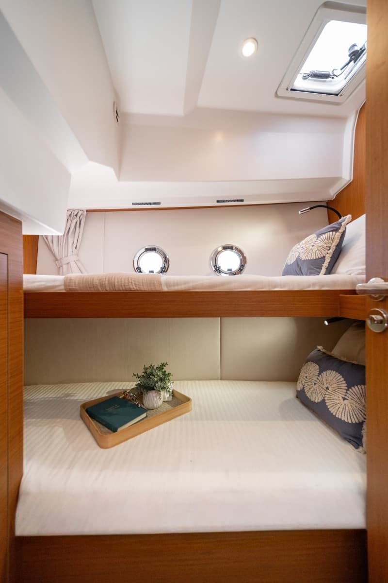 2027 Beneteau Swift Trawler 37