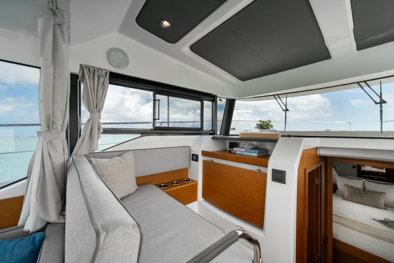 2027 Beneteau Swift Trawler 37
