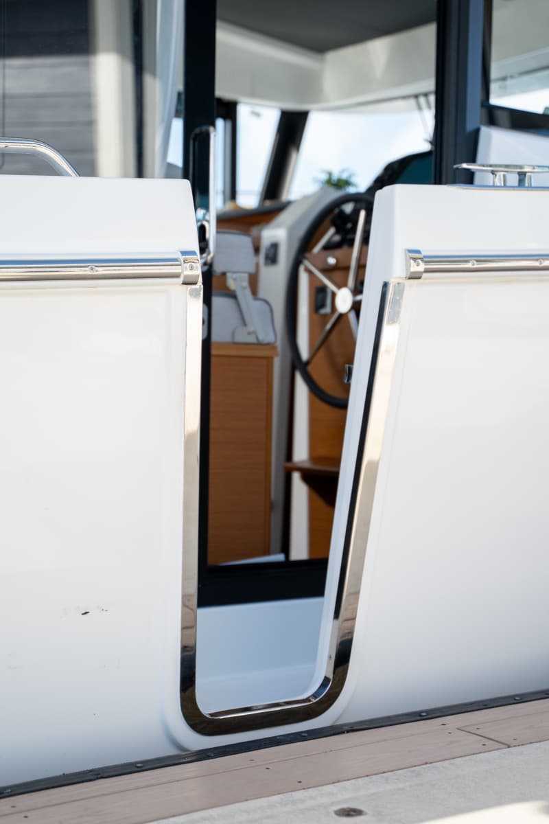 2027 Beneteau Swift Trawler 37