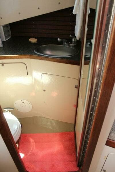 Head With Sink