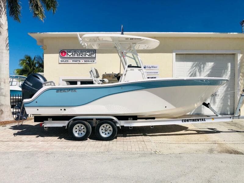 2022 Sea Fox 228 Commander CC