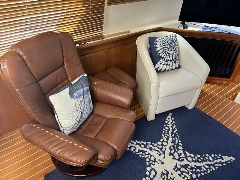 Carver 440 Aft Cabin