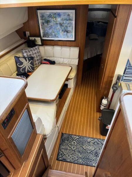 Carver 440 Aft Cabin