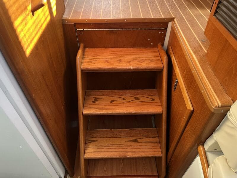 Carver 440 Aft Cabin