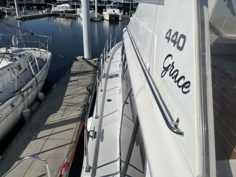 Carver 440 Aft Cabin