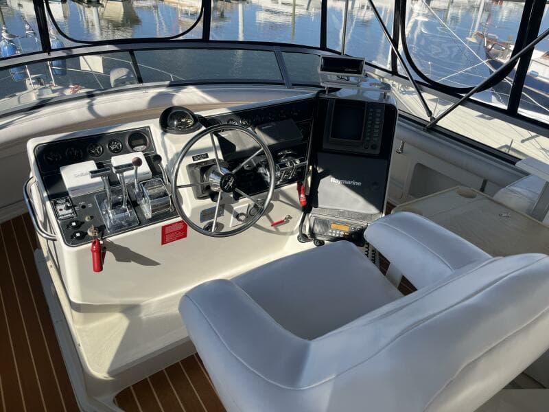 Carver 440 Aft Cabin