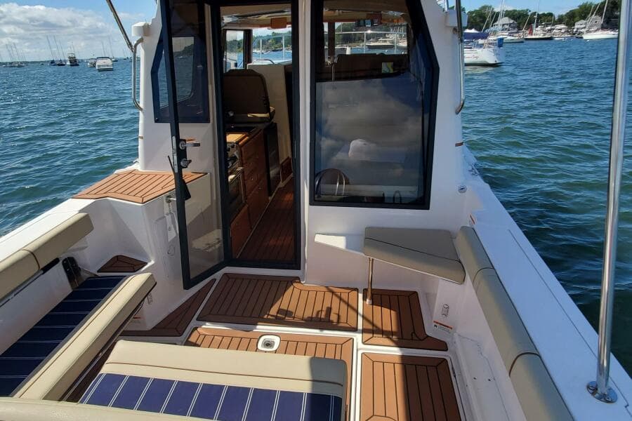 2024 Ranger Tugs R-27 LE