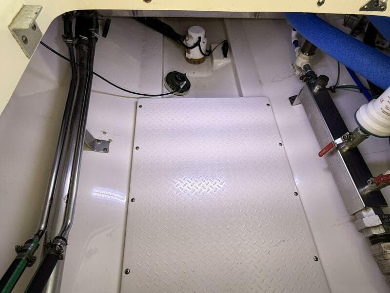 2012 Everglades 350 LX
