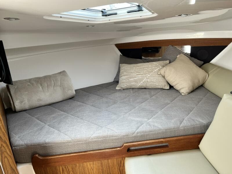 2012 Everglades 350 LX