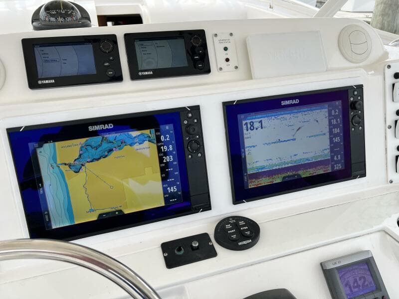 2012 Everglades 350 LX