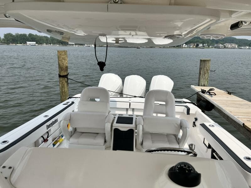 2012 Everglades 350 LX