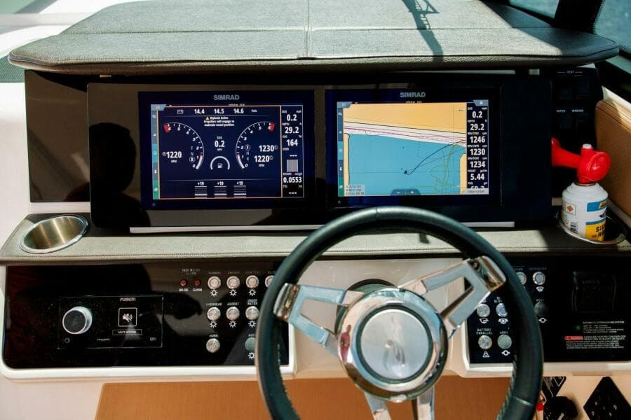 2022 Sea Ray 320 Sundancer OB