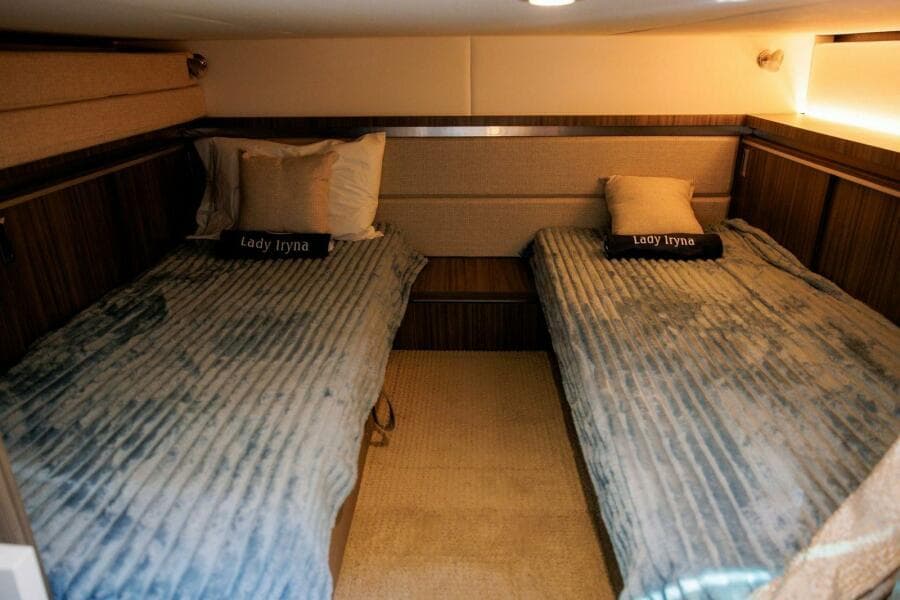2022 Sea Ray 320 Sundancer OB
