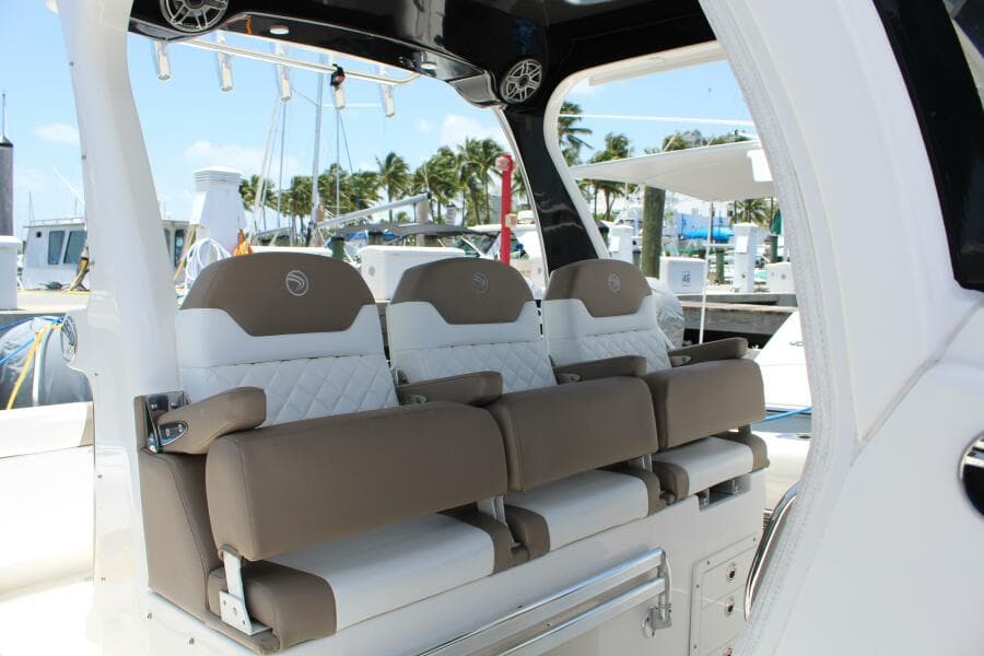 2016 Edgewater 370